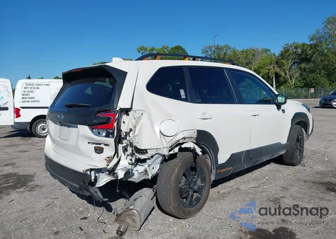 2022 Subaru Forester Wilderness z USA, uszkodzony, nr VIN JF2SKAMC7NH458853